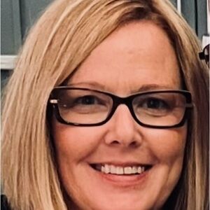 Meet your Posher, Debbie